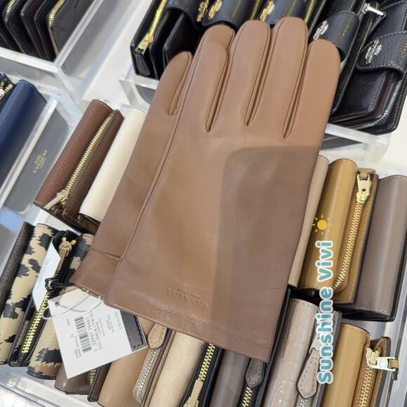 NEW COACH Men's Gloves Saddle Brown Sheep Leather Wool Lined Tech Dark Saddle - Picture 1 of 6